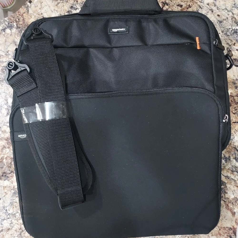 Laptop carry case